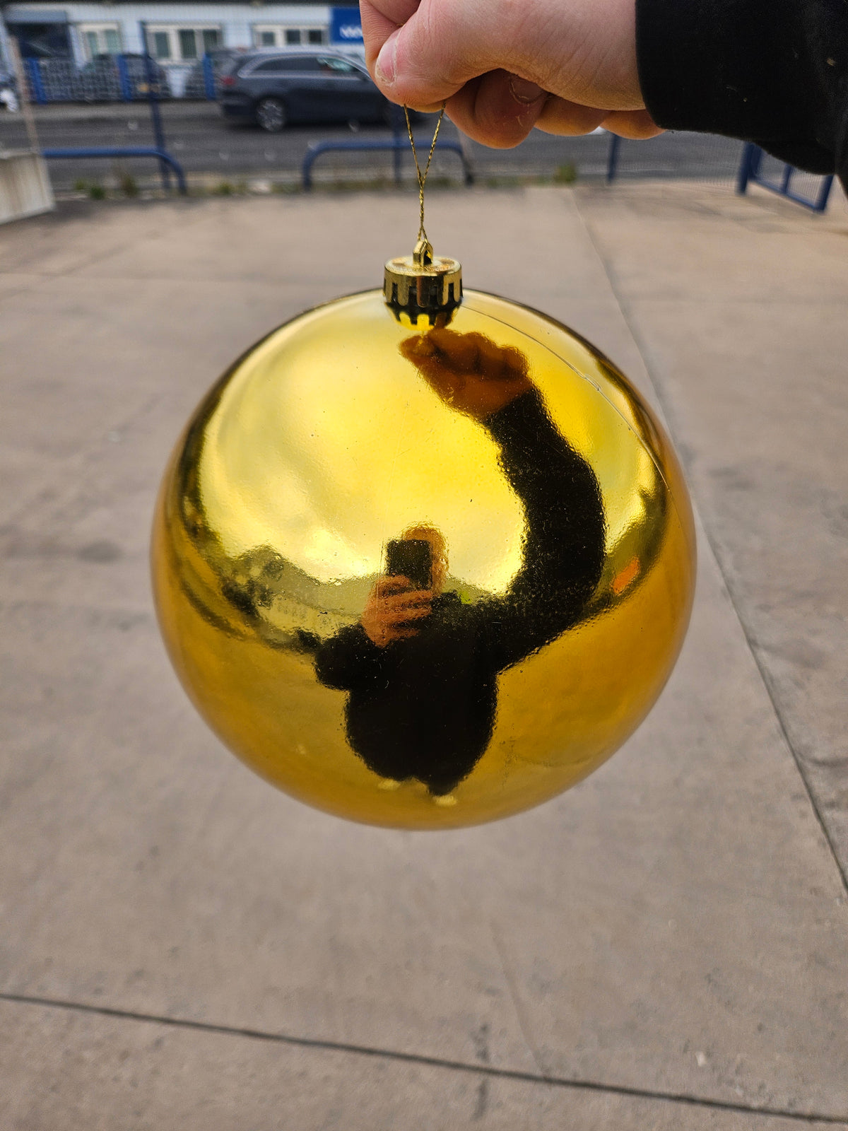 Large 20cm Shiny Gold Christmas Bauble