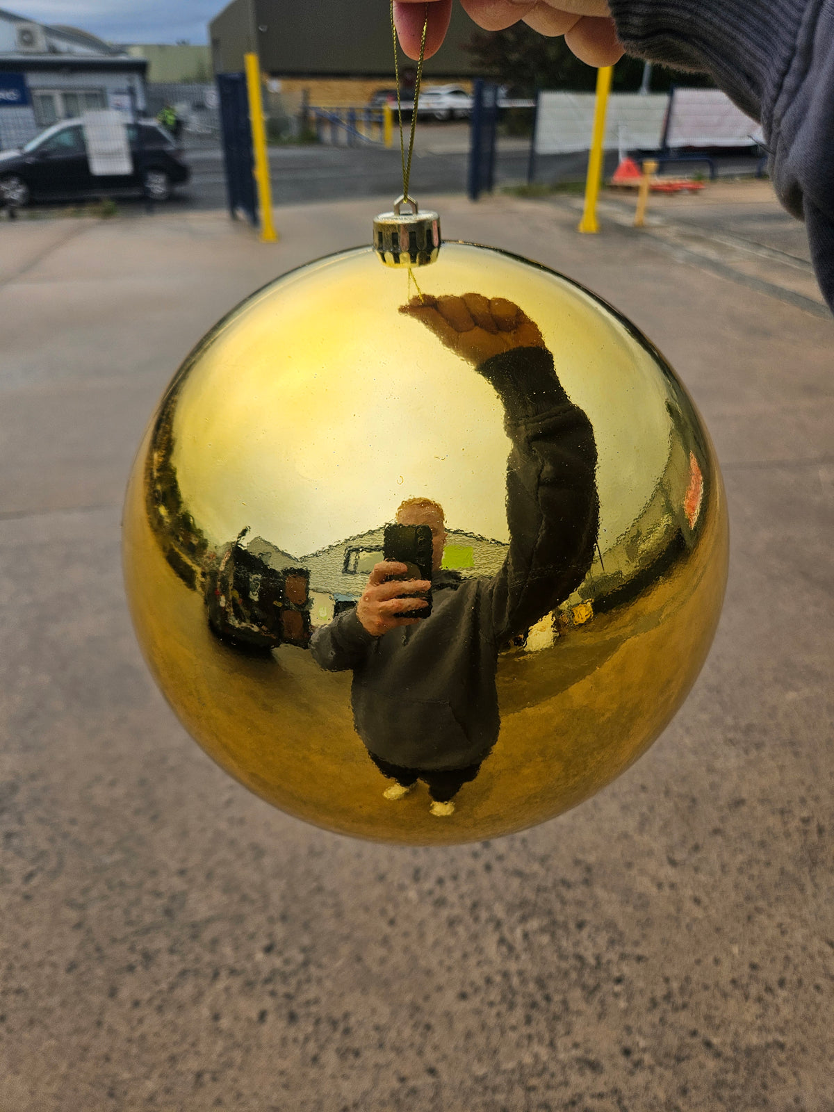 Large 25cm Shiny Gold Christmas Bauble