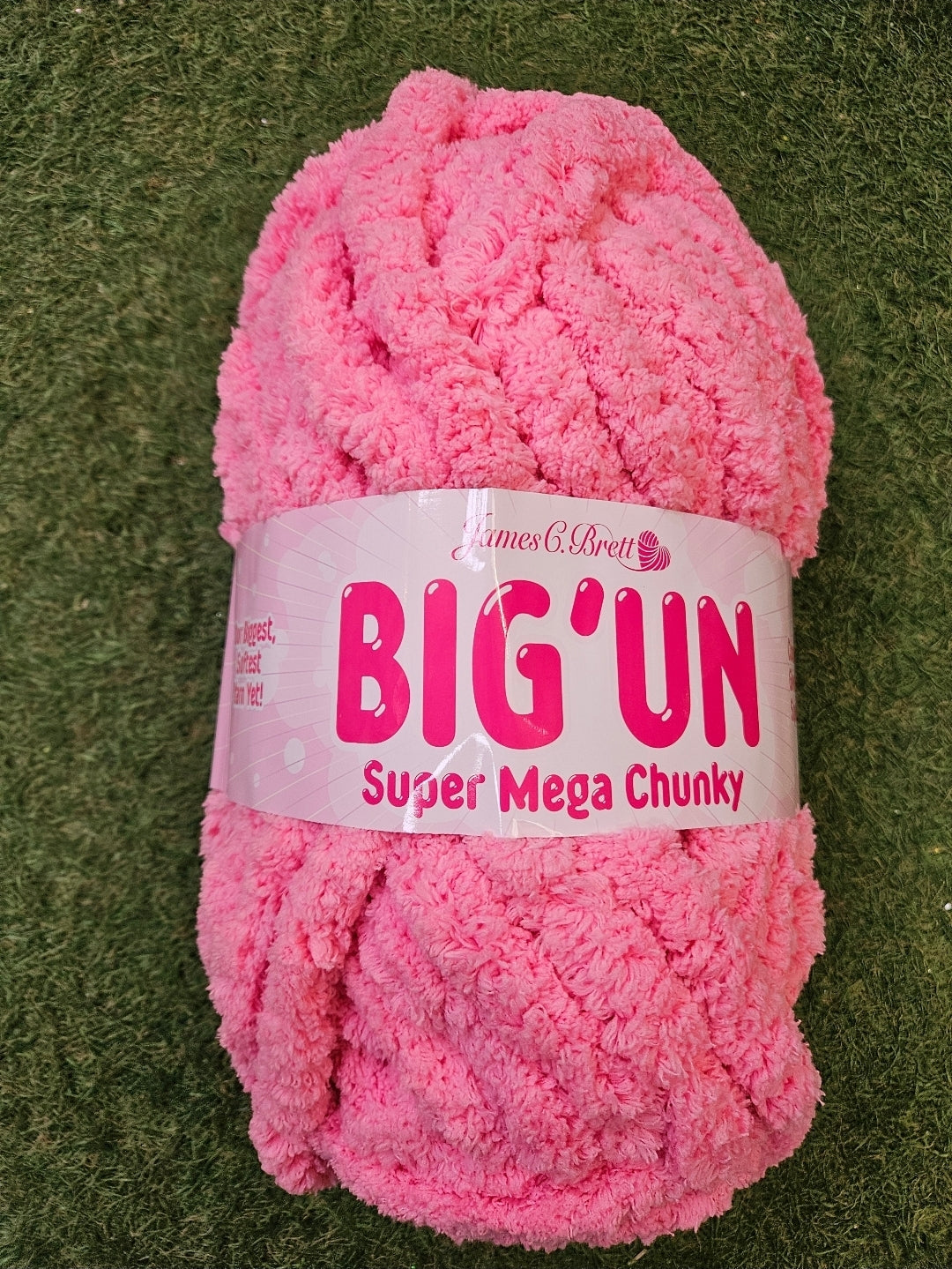 James C Brett 'Big'Un' Super Mega Chunky Wool - 300g (Perfect Pink)