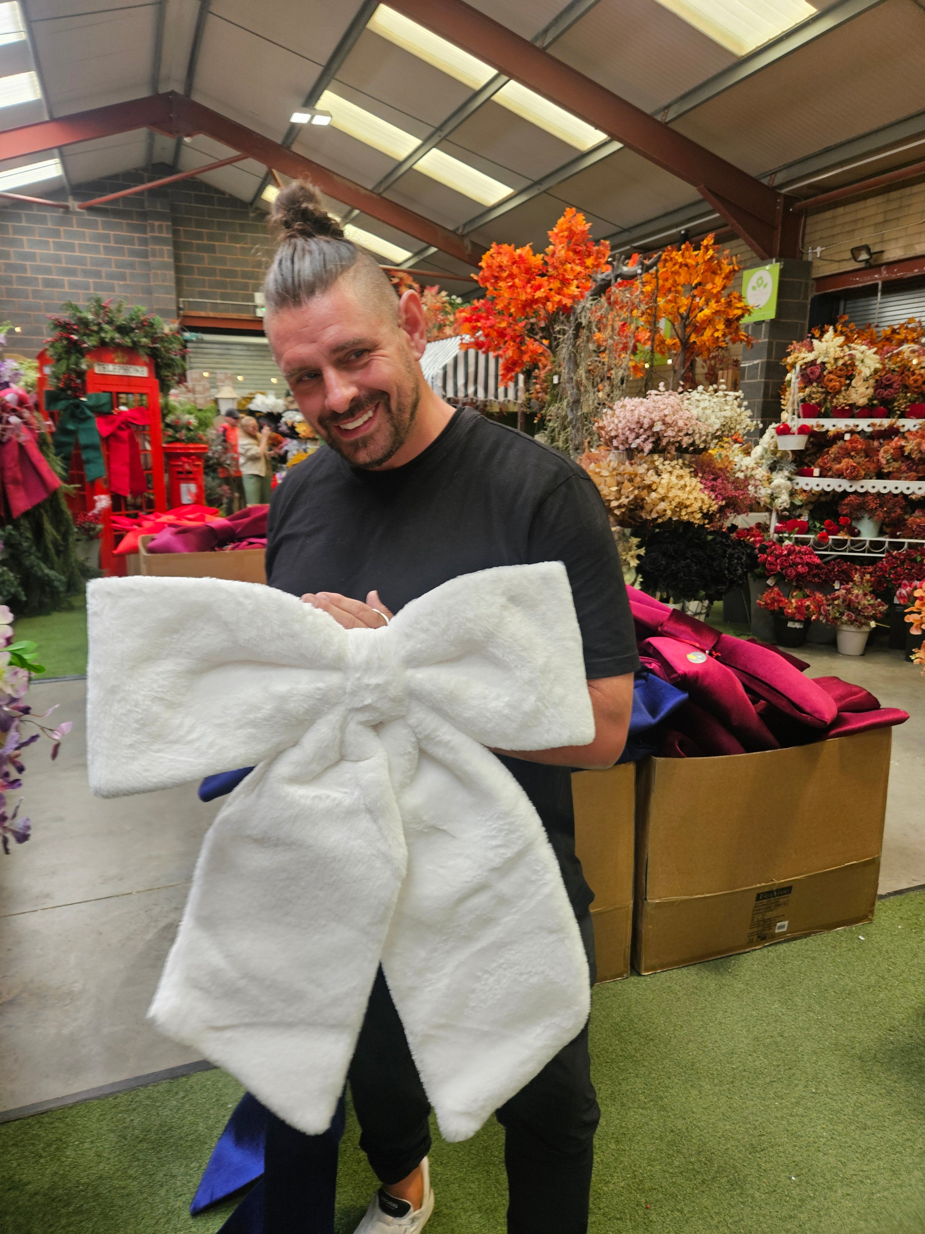 Giant 62cm White Faux Christmas Bow