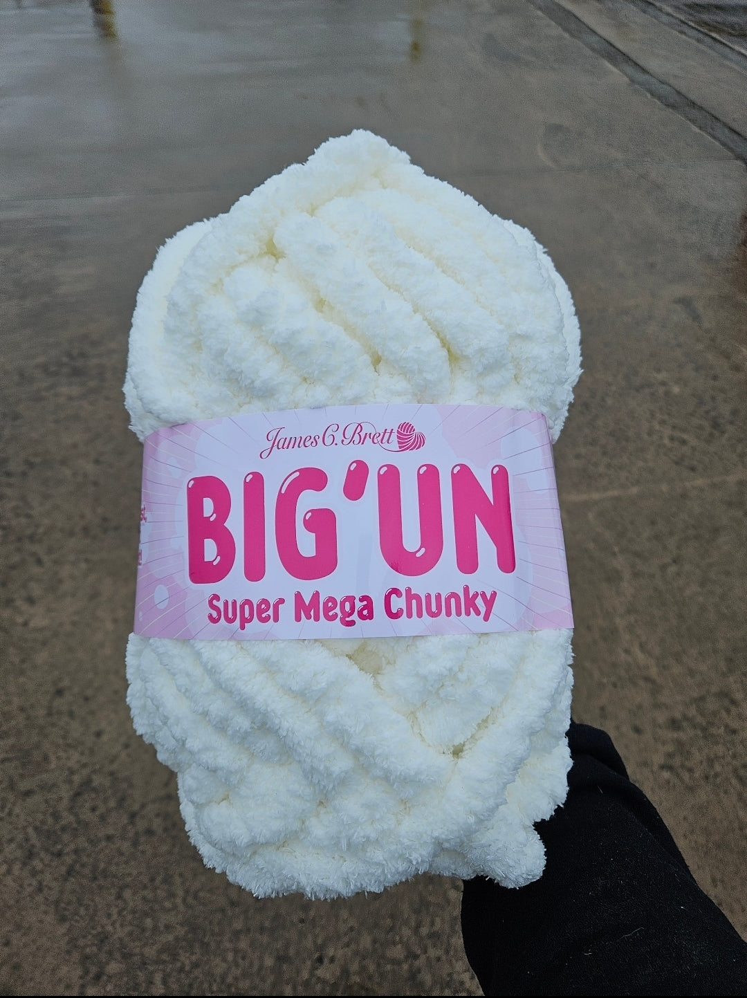 James C Brett 'Big'Un' Super Mega Chunky Wool - 300g (Ice Cream)