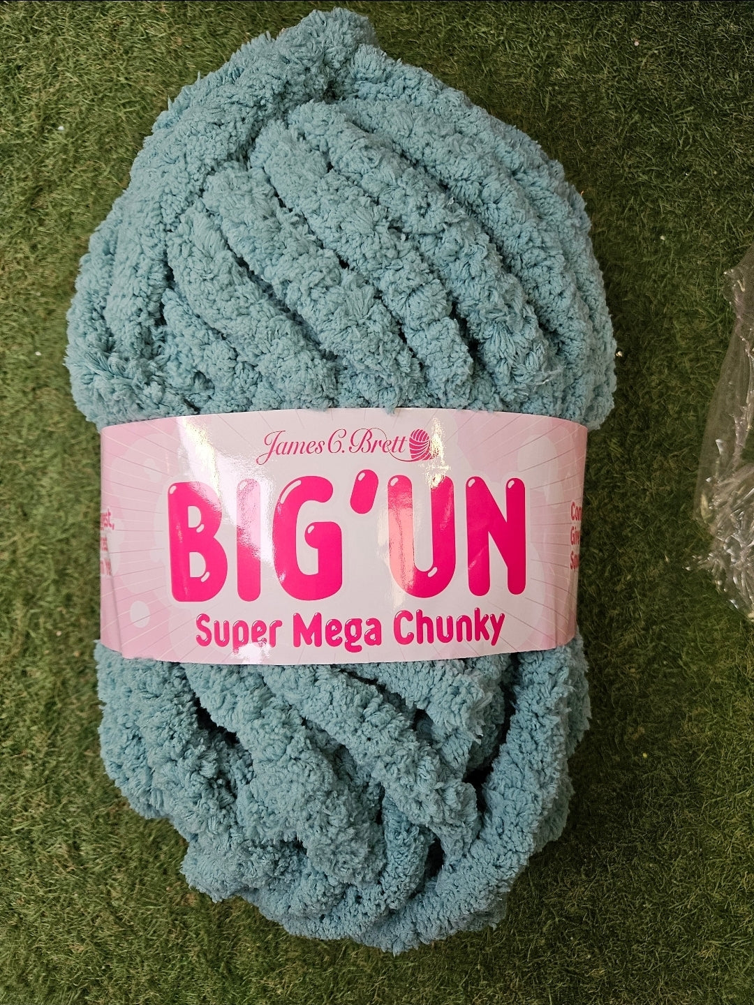 James C Brett 'Big'Un' Super Mega Chunky Wool - 300g (Eucalyptus)