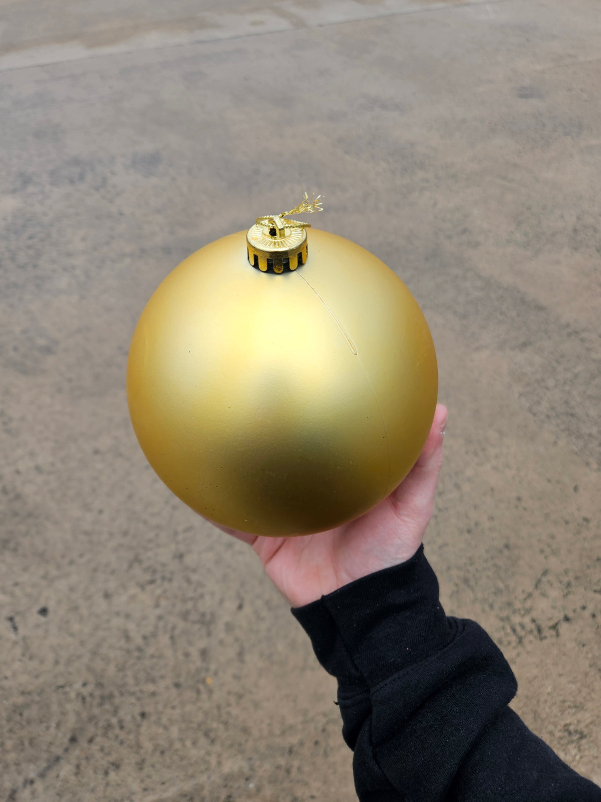 Large 15cm Matte Gold Christmas Bauble